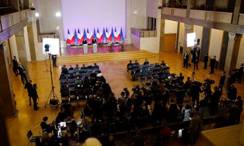 uid_979bbb0b468943ccfeb127c764c4ee771580760863971_width_1373_play_0_pos_0_gs_0_height_824